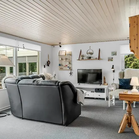 Cozy With Indoor Hot Tub And Sauna In Vorupor * Sønder Vorupør