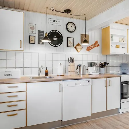 Cozy With Indoor Hot Tub And Sauna In Vorupor Ferienhaus *