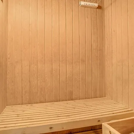 Cozy With Indoor Hot Tub And Sauna In Vorupor Ferienhaus